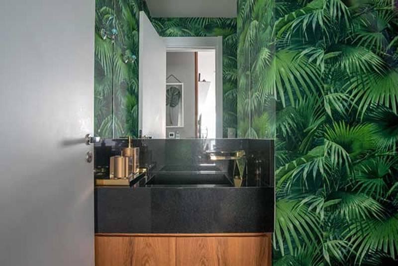 Papel de parede para lavabo com estampa tropical